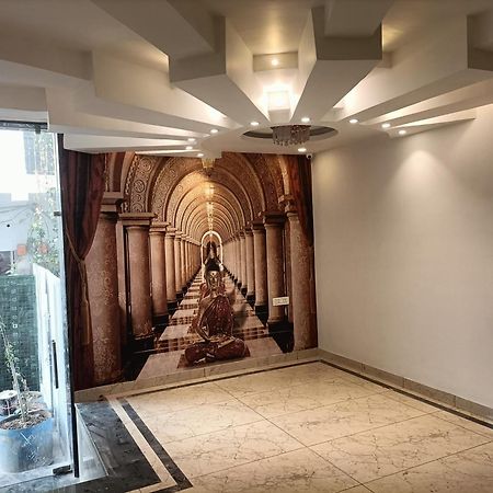 Hotel Grand Aerotech Нью-Дели Экстерьер фото