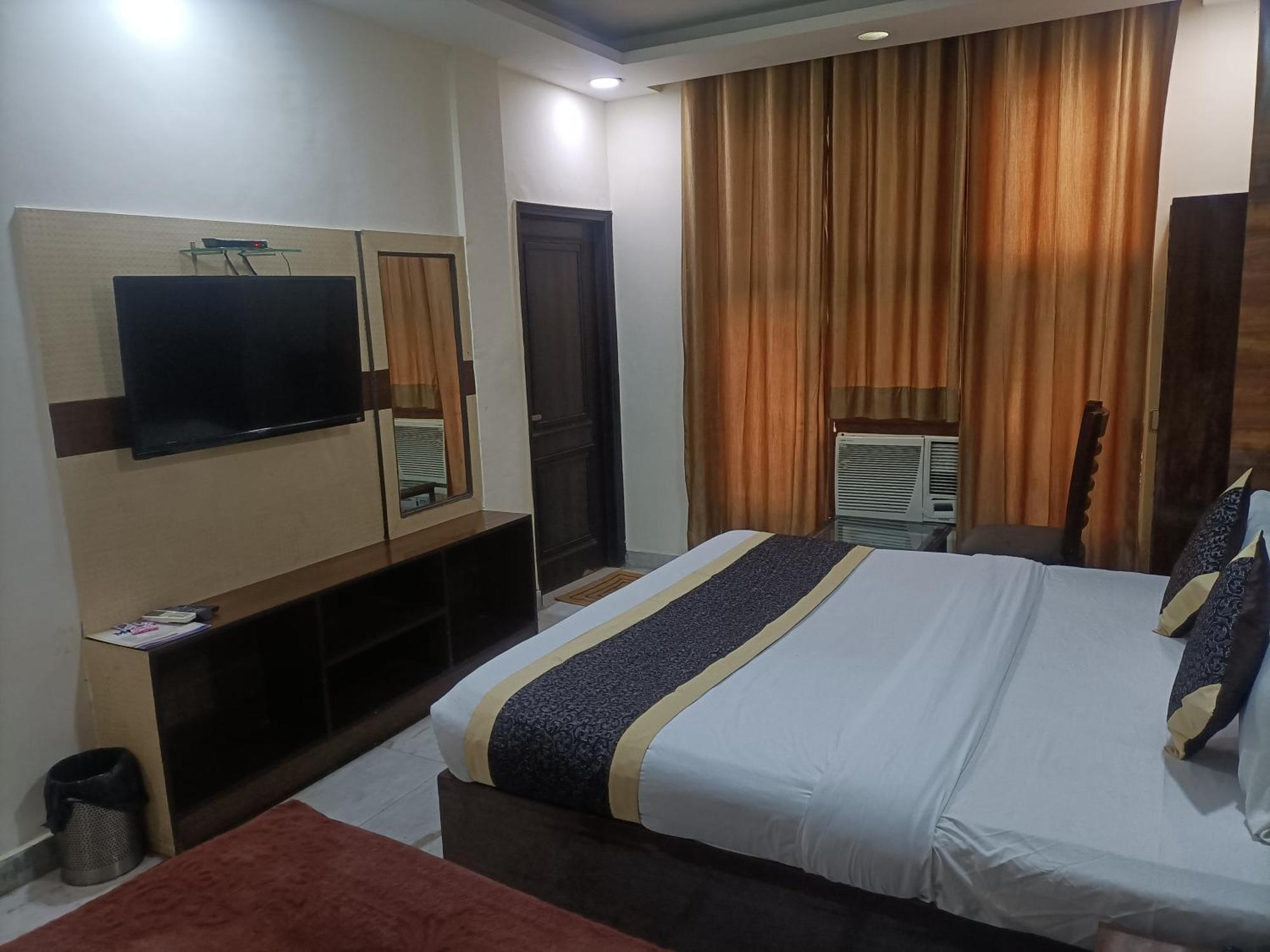 Hotel Grand Aerotech Нью-Дели Экстерьер фото